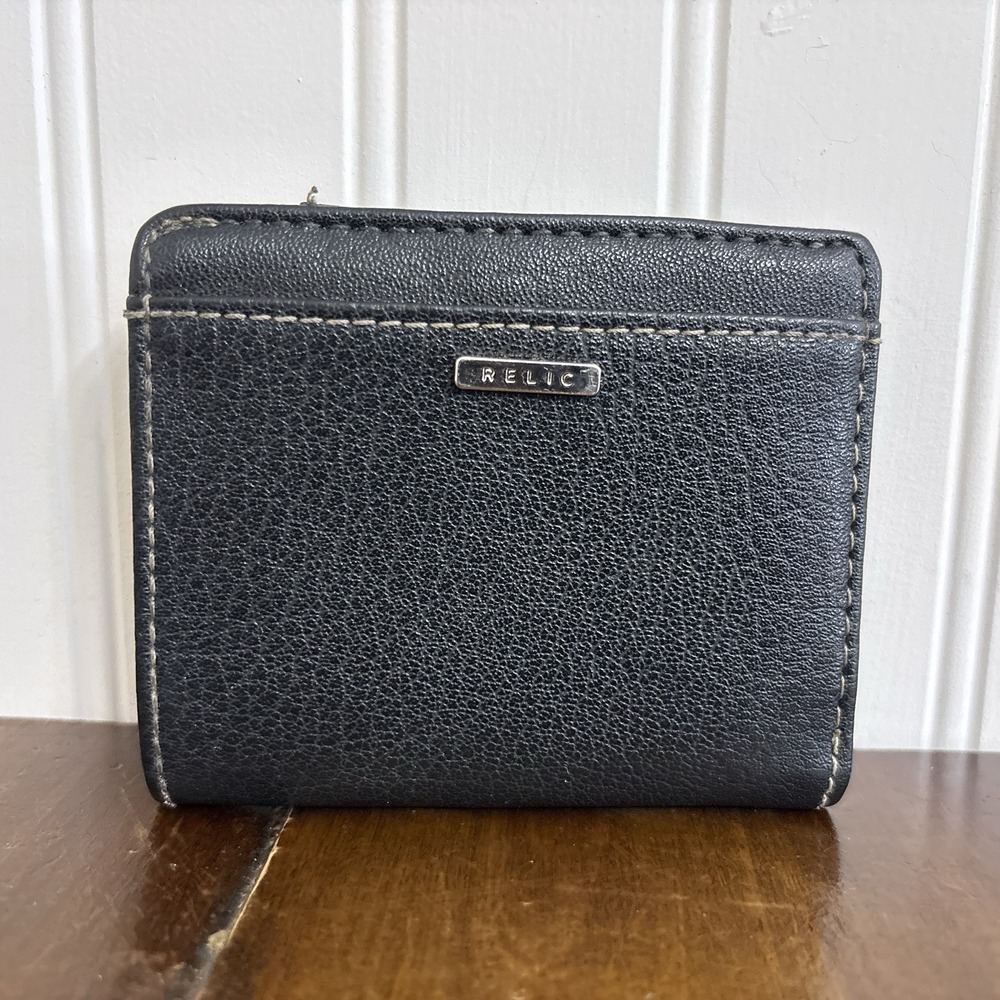Relic Fossil Bifold Wallet Black Pebbled Faux Leather Coins Compartment Snap - Picture 2 of 7
